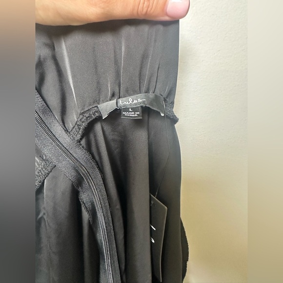 NWT! Lulu's Classic Elegance Black Satin Sleeveless Mock Neck Maxi Dress. large - Picture 10 of 10